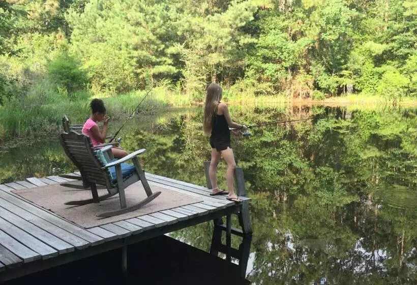 Aamiaismajoitus (B&B) The Meadow Cabin