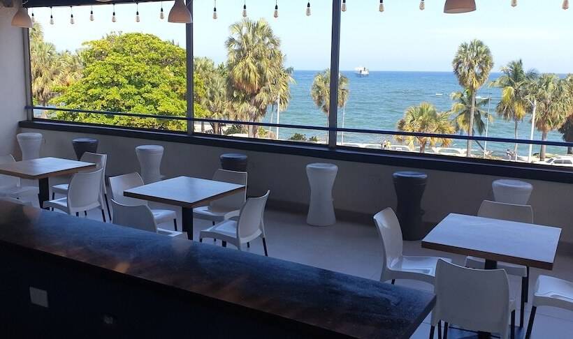 هتل Blue Malecón