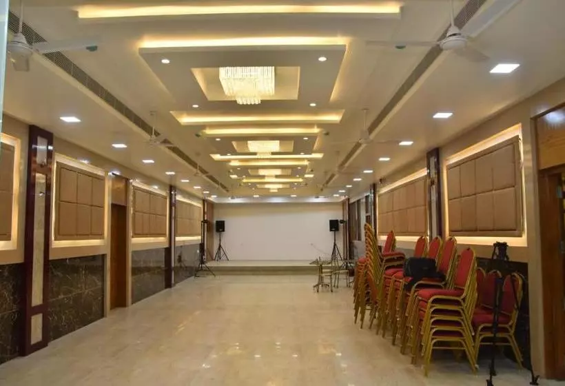 Hotelli Le Arul Park