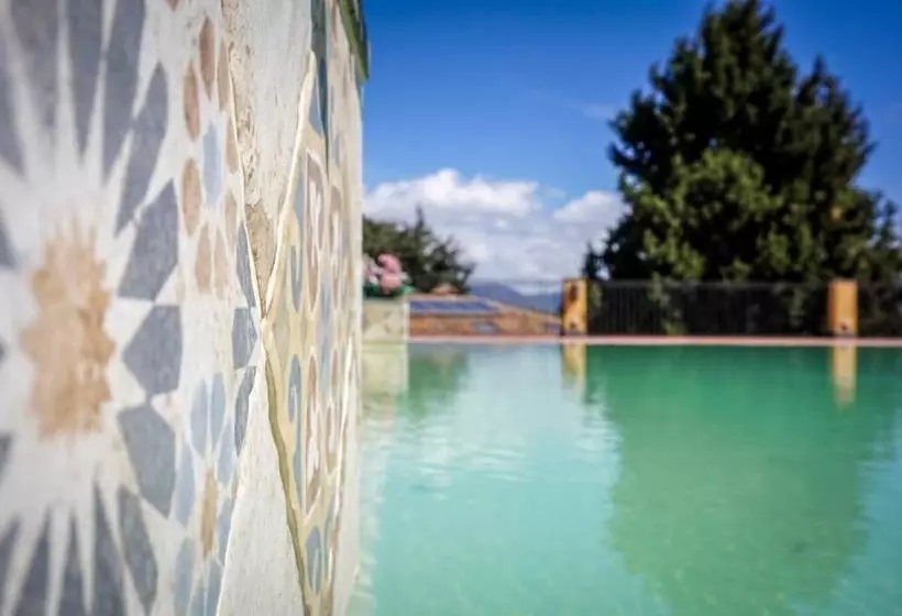 Hotelli Santoro Country House