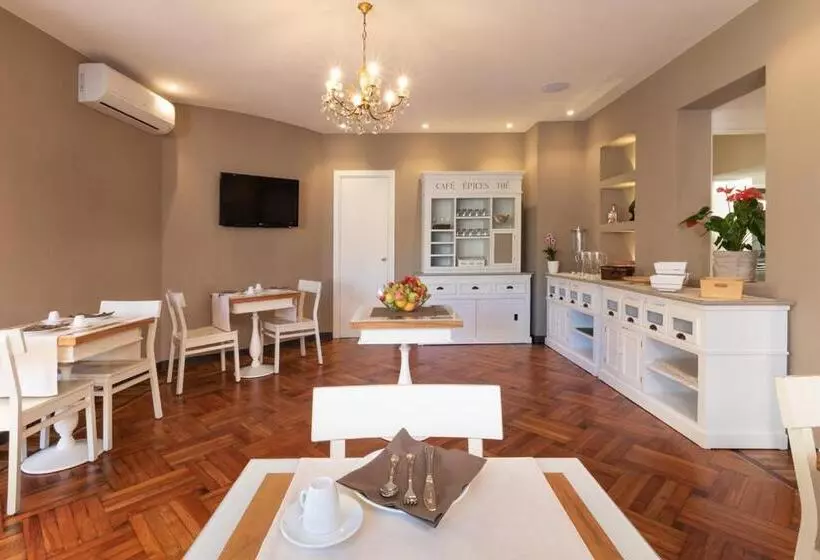 Hotelli The Time  Home &