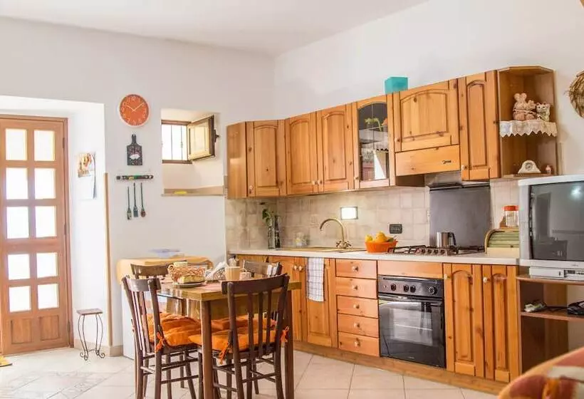 ペンション La Travernetta   The Authentic Tusa