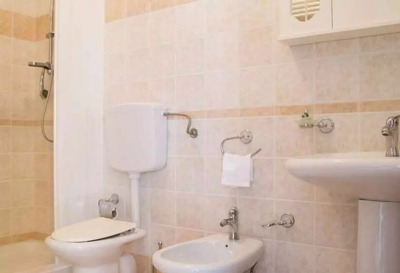 ペンション La Travernetta   The Authentic Tusa