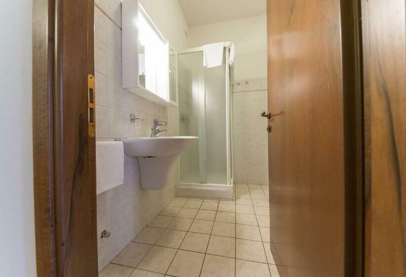 Hotelli Villa Morelli Dimora Storica Albergo Diffuso Senza Stelle