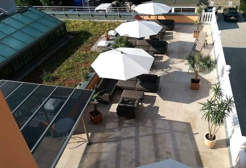 Apartment Hotel Kral Business Hotel & Serviced Apartments