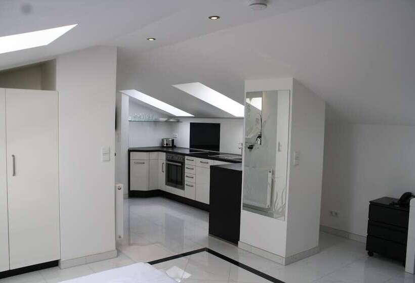 Apartment Hotel Kral Business Hotel & Serviced Apartments