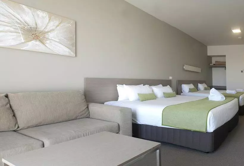 Hotel Abode Gungahlin