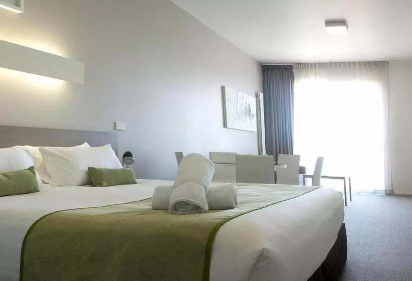 Hotel Abode Gungahlin