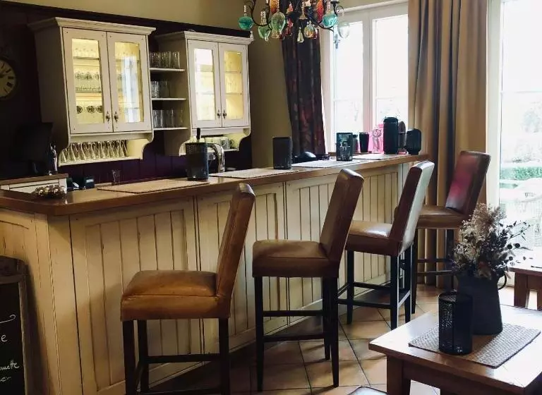 Отель Ampervilla