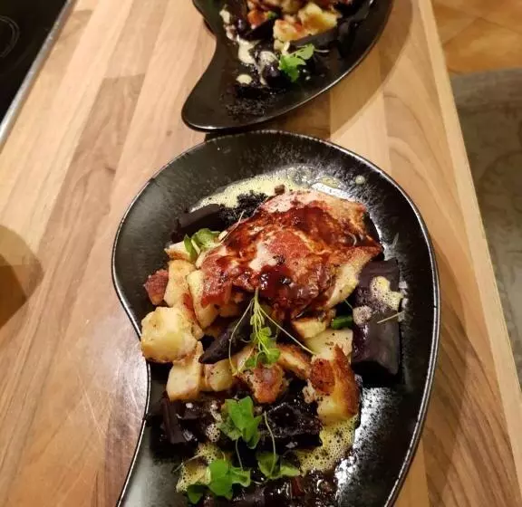 Отель Ampervilla