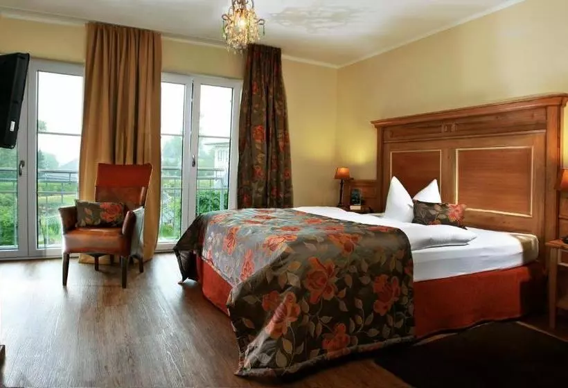 Отель Ampervilla