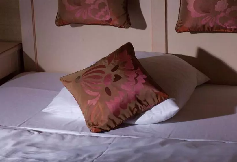 Отель Ampervilla