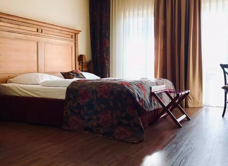 Отель Ampervilla