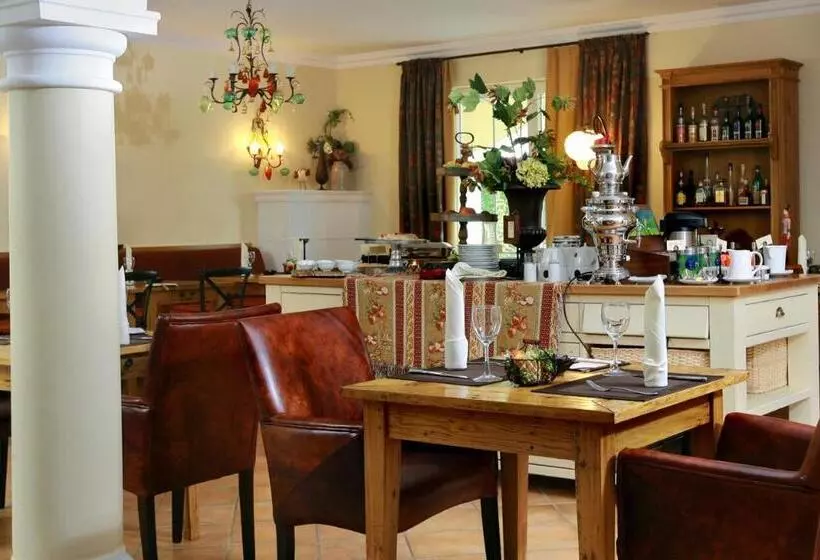 Отель Ampervilla