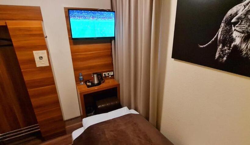 Отель Frankfurt Messe