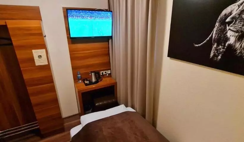 Отель Frankfurt Messe