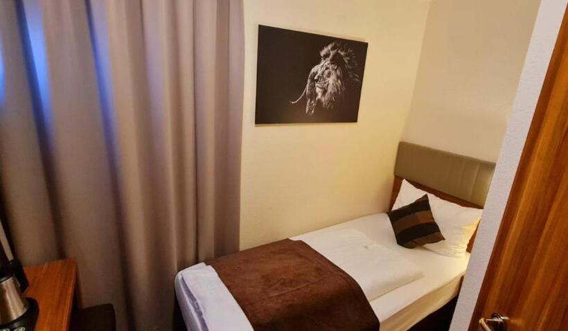 Отель Frankfurt Messe