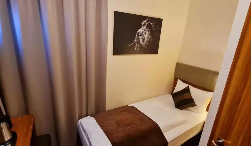 Отель Frankfurt Messe