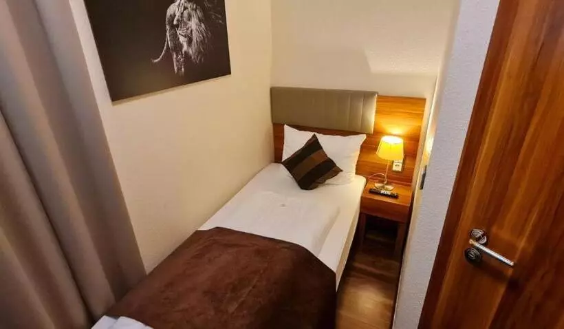 Отель Frankfurt Messe