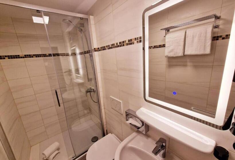 Отель Frankfurt Messe