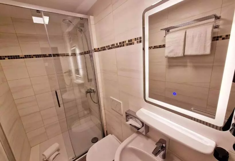 Отель Frankfurt Messe