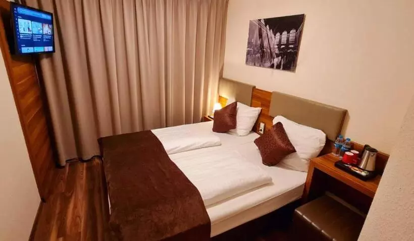 Отель Frankfurt Messe