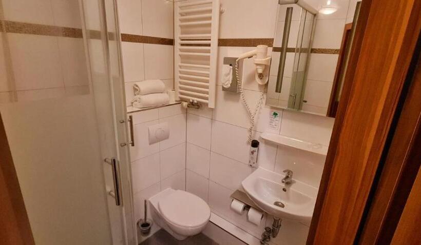 Отель Frankfurt Messe