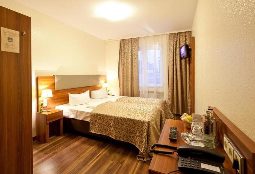 Отель Frankfurt Messe