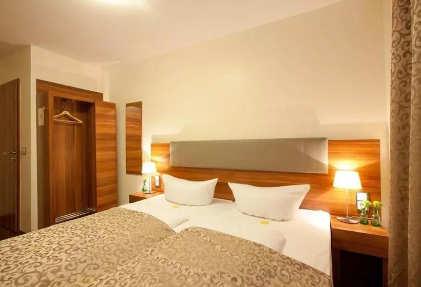 Отель Frankfurt Messe