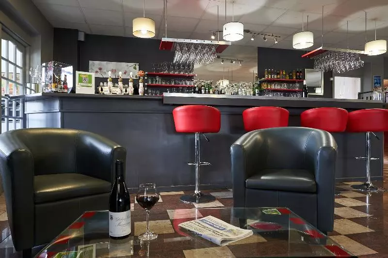 酒店 Authentic By Balladins Dijon / Marsannaylacote