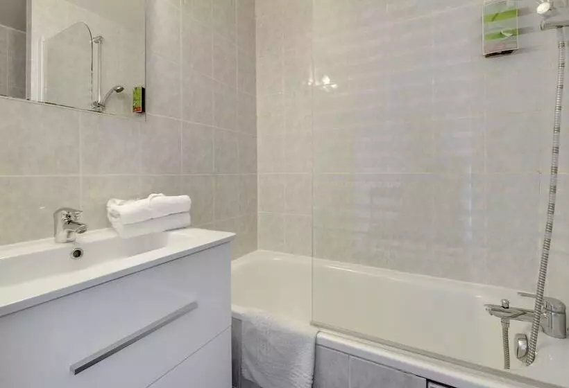 酒店 Authentic By Balladins Dijon / Marsannaylacote