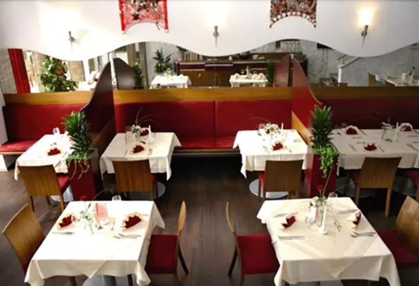 Отель Blauer Wolf