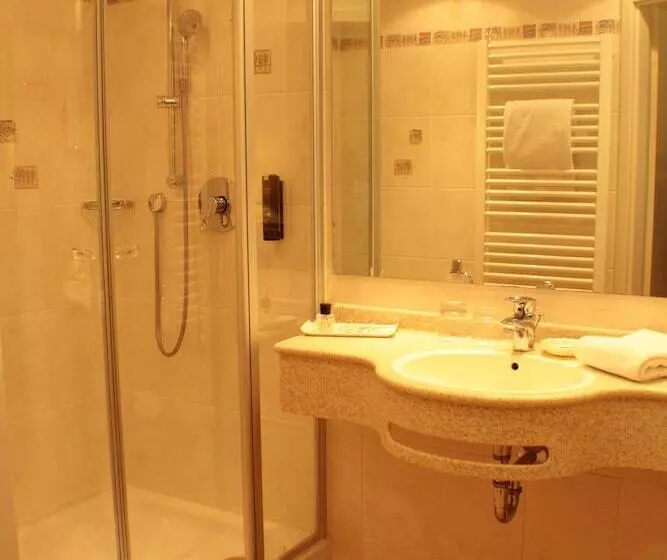 Отель Blauer Wolf