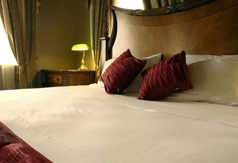 Отель Denison Boutique