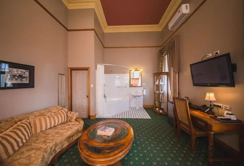 Отель Denison Boutique