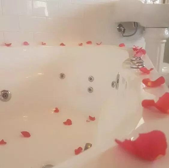 Отель Denison Boutique