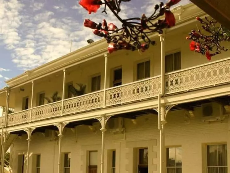 Отель Denison Boutique