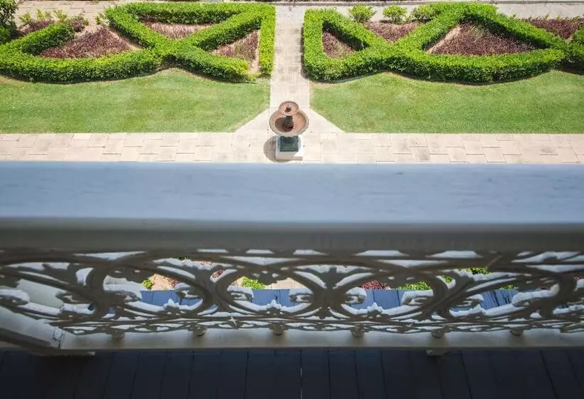 Отель Denison Boutique