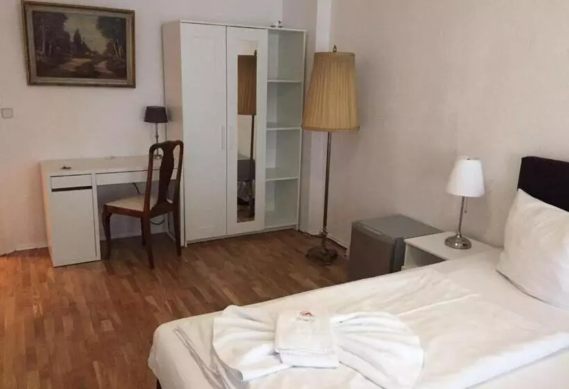 Hotelli Pension Tempelhof