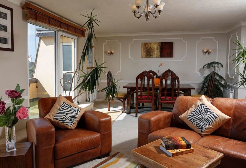 The Beachcroft Hotel, Bw Signature Collection