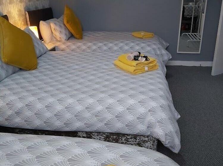 Отель The Vale Apart