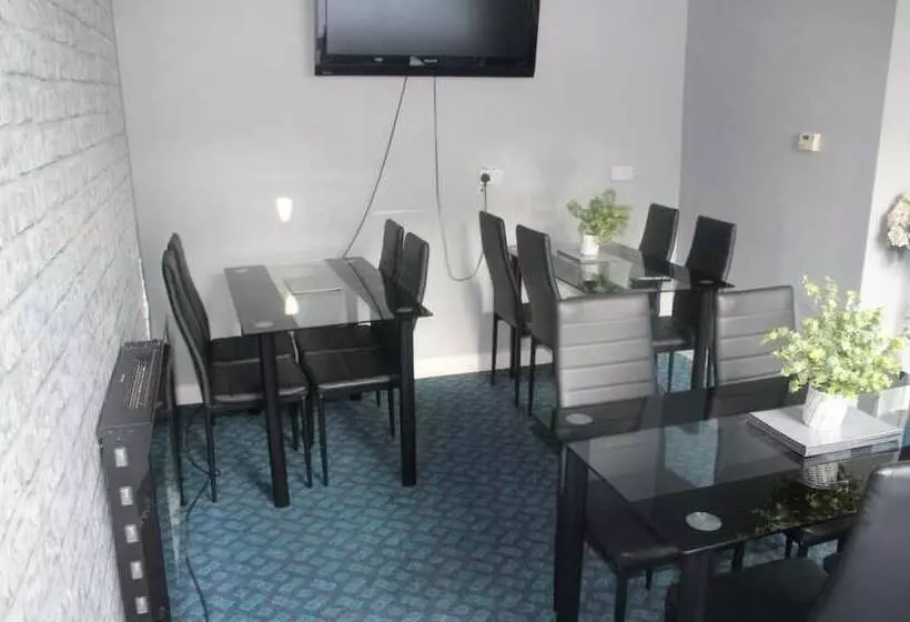 Отель The Vale Apart