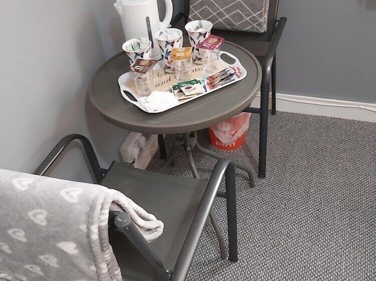 Отель The Vale Apart