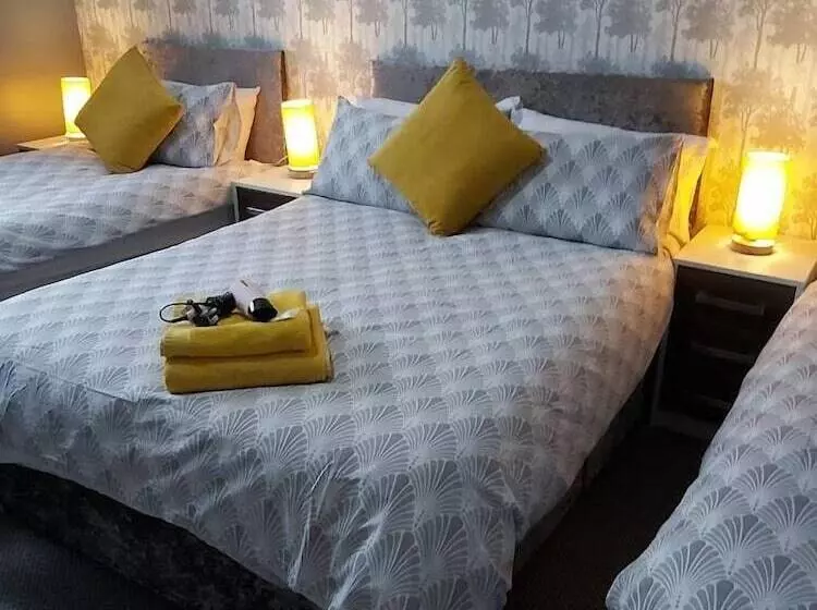 Отель The Vale Apart