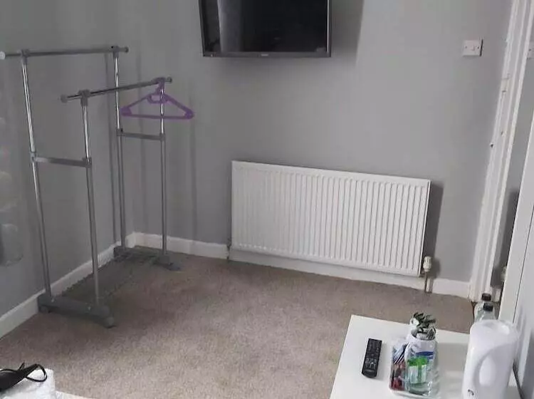 Отель The Vale Apart