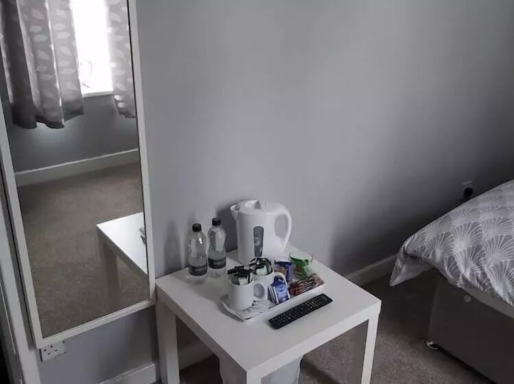 Отель The Vale Apart