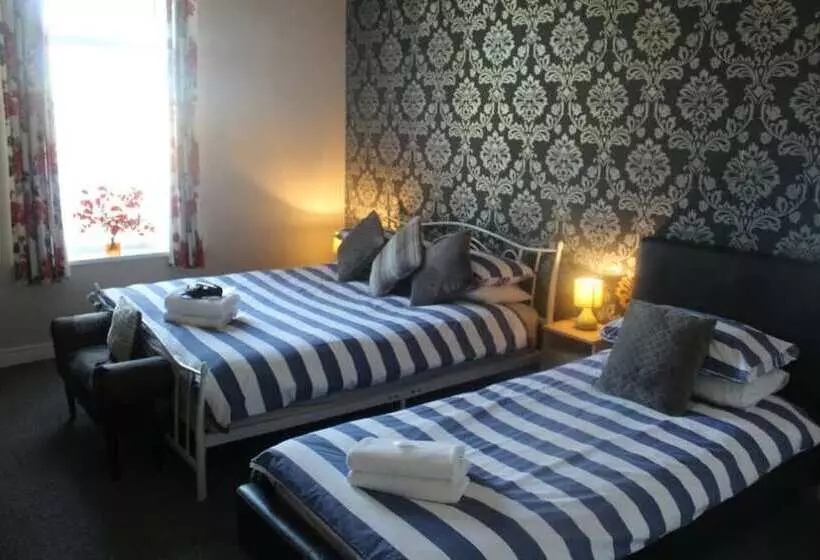 Отель The Vale Apart