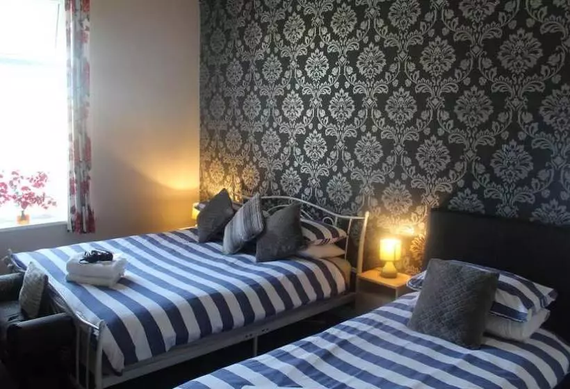 Отель The Vale Apart