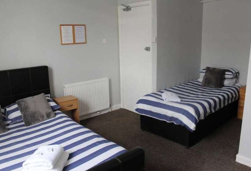 Отель The Vale Apart