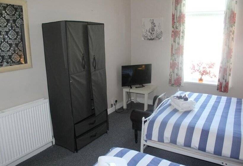 Отель The Vale Apart